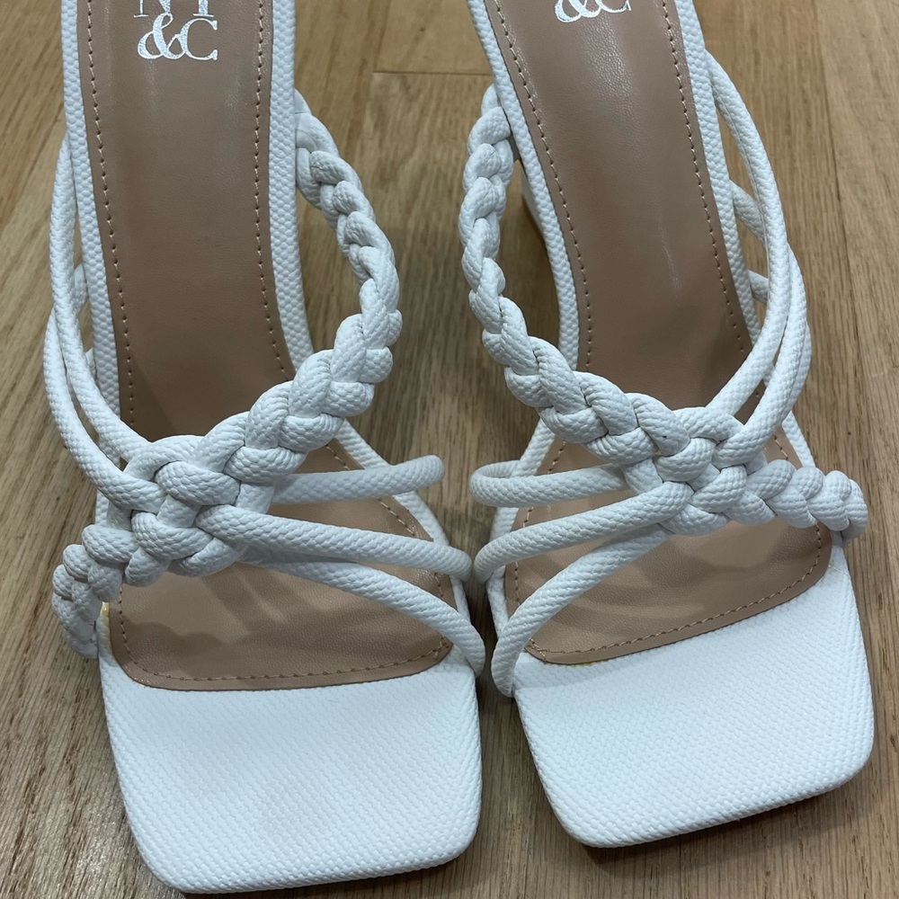NWT NY&Co Heeled Sandal Dalia 9 Open Toe White Slip On Neutral Coastal - Picture 3 of 16
